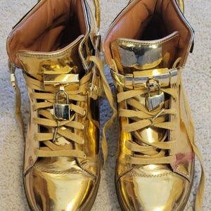Roberto cavalli gold shoes with locks